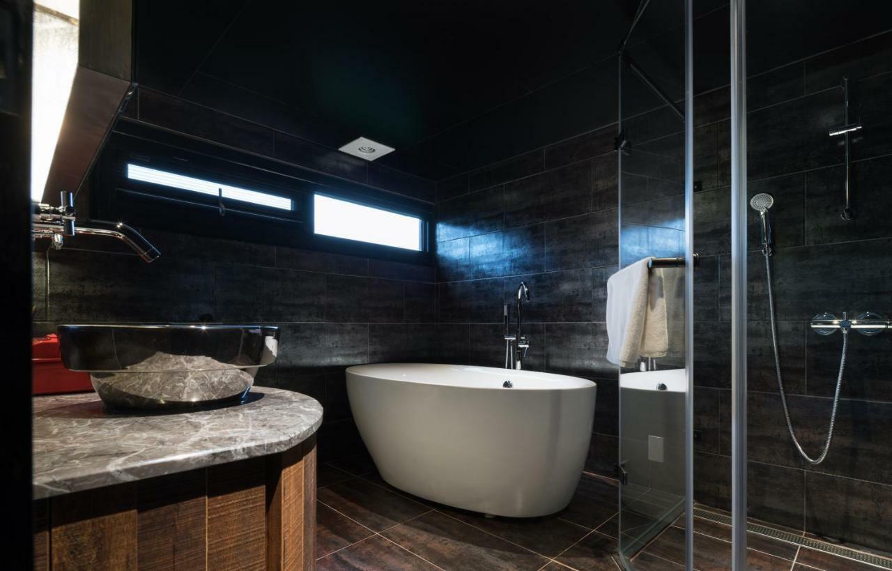 Black House Yilan Exterior photo